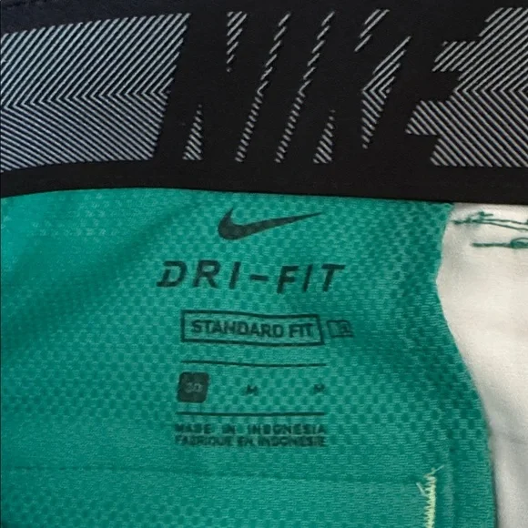 Nike Dri-Fit Men's Green Checkered Shorts - Picture 2 of 6